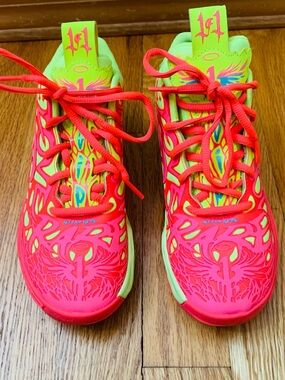 Puma LaMelo Ball MB.04 "1Love" UNISEX Kids Sz 1  shoes Pink &Neon Yellow, Green